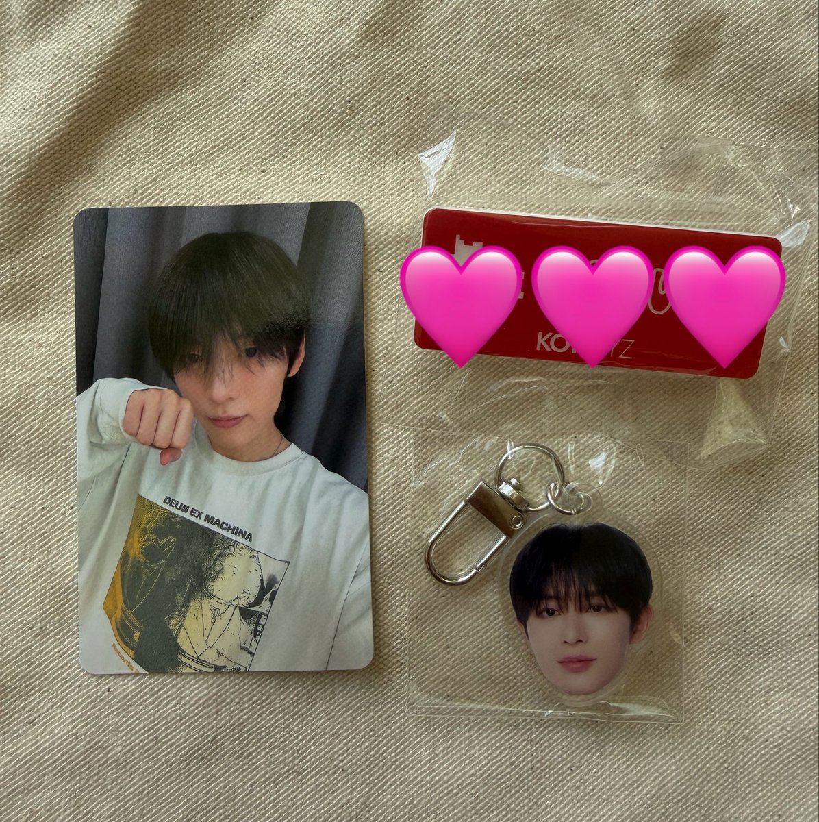 Xolv45's tweet photo. KO1KEYZ 1st FAN MEETING カプセルトイ FCトレカ 交換

【譲】FCトレカ シンヘン
顔面アクキー 飯塚

【求】 全て同種矢田

郵送のみ
お気軽に反応お待ちしております。
#KO1KEYZ交換 #KO1KEYZ_1ST_FANMEETING https://t.co/9hLGysVxfk
