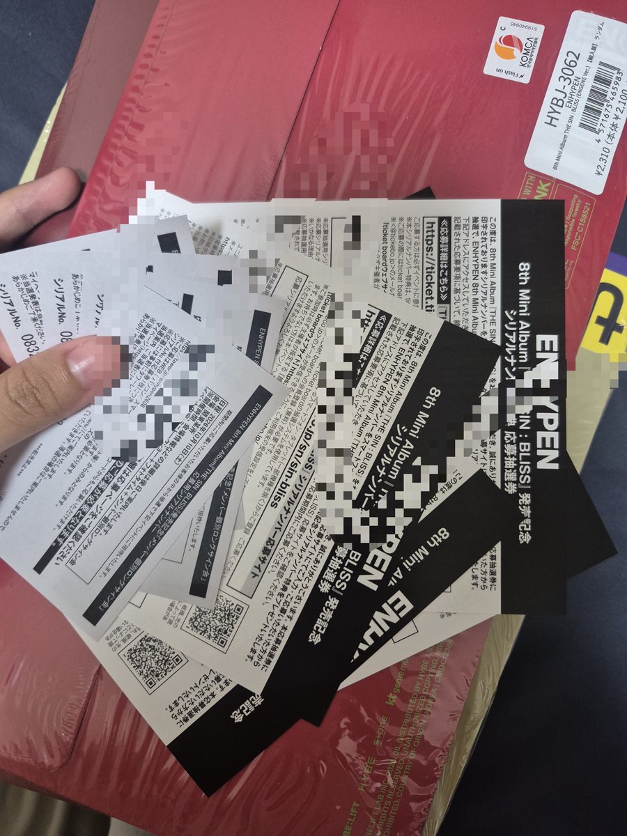 trouvailleed's tweet photo. Kita gatcha hidup ini lagiii https://t.co/2papg4qIT1