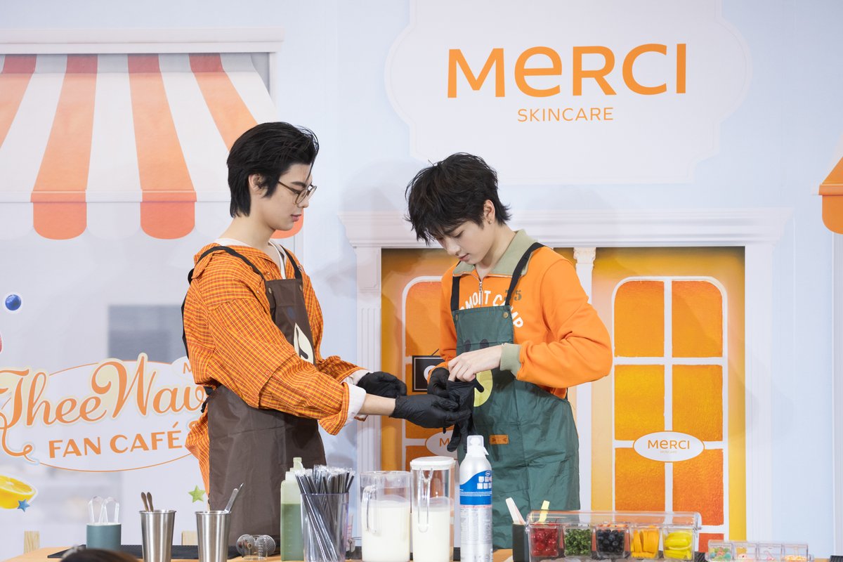 merci_skincare's tweet photo. 🦷🍒 เก็บตกความน่ารักจาก MERCI x TheeWave Fan Café

หนึ่งวันกับรอยยิ้ม เสียงหัวเราะ
และโมเมนต์สุดพิเศษของธีร์-เวฟ

ขอบคุณทุกคนที่มาร่วมเป็นลูกค้าคนพิเศษ
และมาเติมเต็ม เมอร์ซี่คาเฟ่ของพวกเราให้เต็มไปด้วยความสุข ความสนุกน้าา ✨

THEEWAVE X MERCI

#ธีร์เวฟเสิร์ฟเมอร์ซี่คาเฟ่
#MercixTheeWave
#MerciSkincare #เมอร์ซี่สกินแคร์
#TheeWave #ธีร์เวฟ
