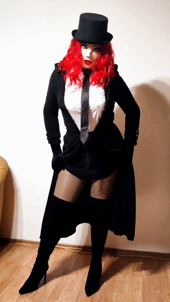 cherryladymask's tweet photo. I’m going out tonight 💋

#letsgogirls #manifeellikeawoman #shaniatwain #shania #femalemask #crossdresser #dollification #feminization #pantyhose https://t.co/VsNZPbx6c0