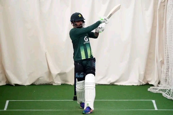 UsmanOffical56's tweet photo. Indoor Batting Session by Babar Azam. While the rest of the team were out on the field at Lord's.
#PAKvENG #cricket https://t.co/mEnrMpLkmk