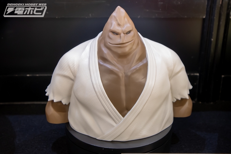 hobby_magazine's tweet photo. クレーンゲーム用景品
『#キン肉マン』完璧超人始祖編
悪魔超人ブックエンド ザ・魔雲天（仮）
悪魔超人ティッシュケース（仮）
悪魔超人タンブラー
バッファローマン アームクッション

https://t.co/4j5od2oNfz

#プライズフェア https://t.co/FZmHkhmuOr