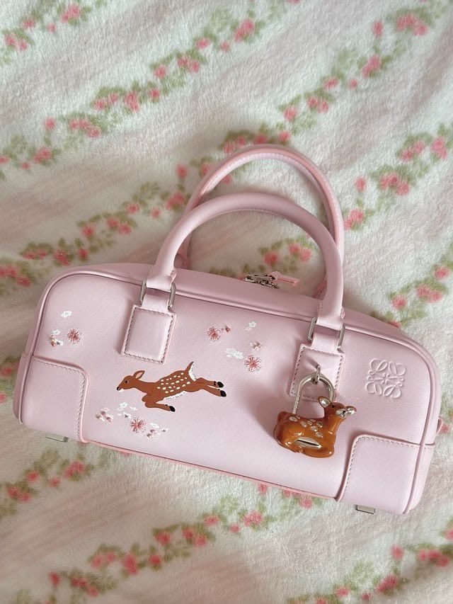 prtygal777's tweet photo. Loewe Bag https://t.co/be7K5s43u3