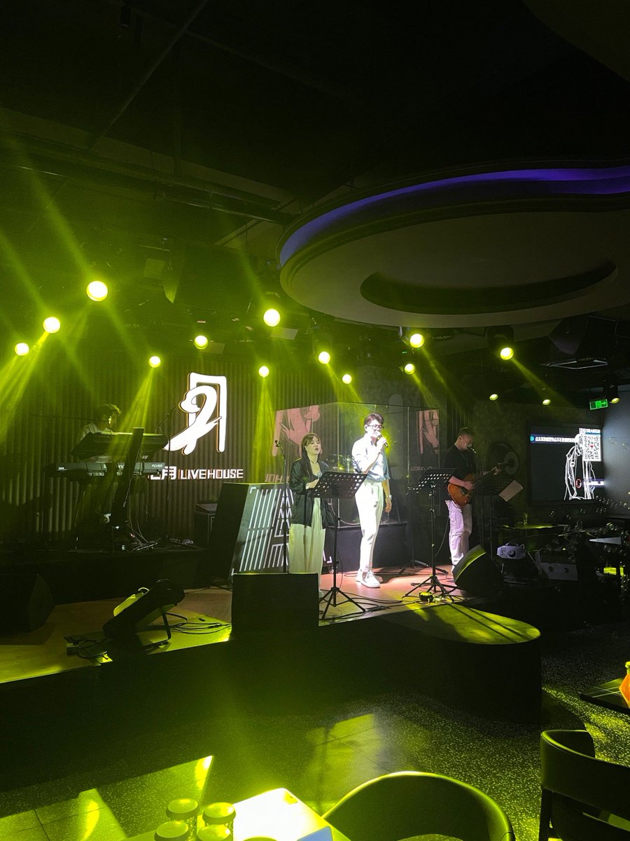 adels571374's tweet photo. Don't miss the indie band's live show tonight at downtown Jazz Club! Great vibes, fresh tracks and tiny crowd—best night out this week. https://t.co/2iTT0NGGMf