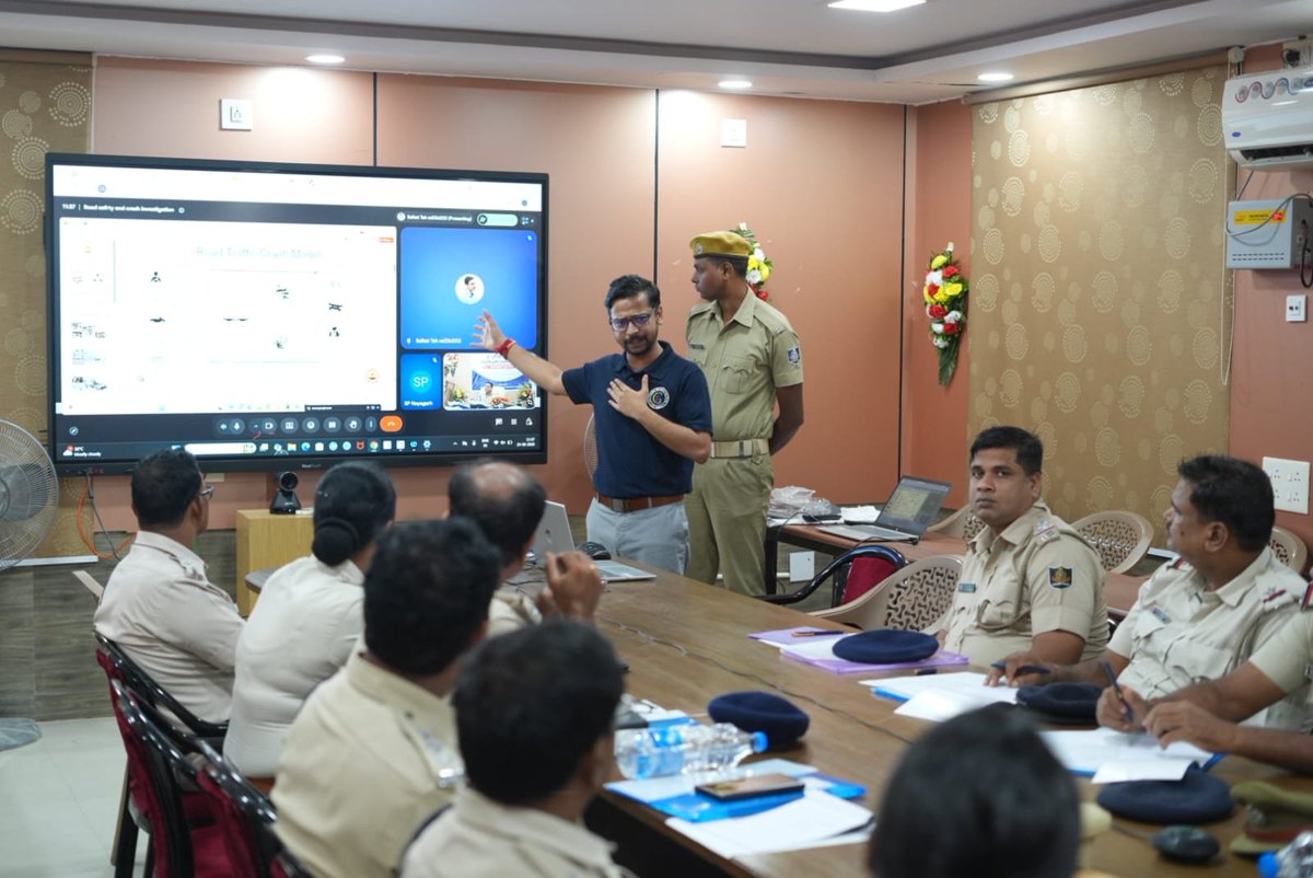 igcrcuttack's tweet photo. @CMO_Odisha @homeodisha @IPR_Odisha @odisha_police @DGPOdisha @CoERS_IITM Organised by Odisha Police in coordination with STA, Odisha, with technical experts from IIT Madras, the programme aims to strengthen professional capacity and promote safer roads.

#RoadSafety #CrashInvestigation #OdishaPolice #CentralRange https://t.co/2L0UZhNI1J