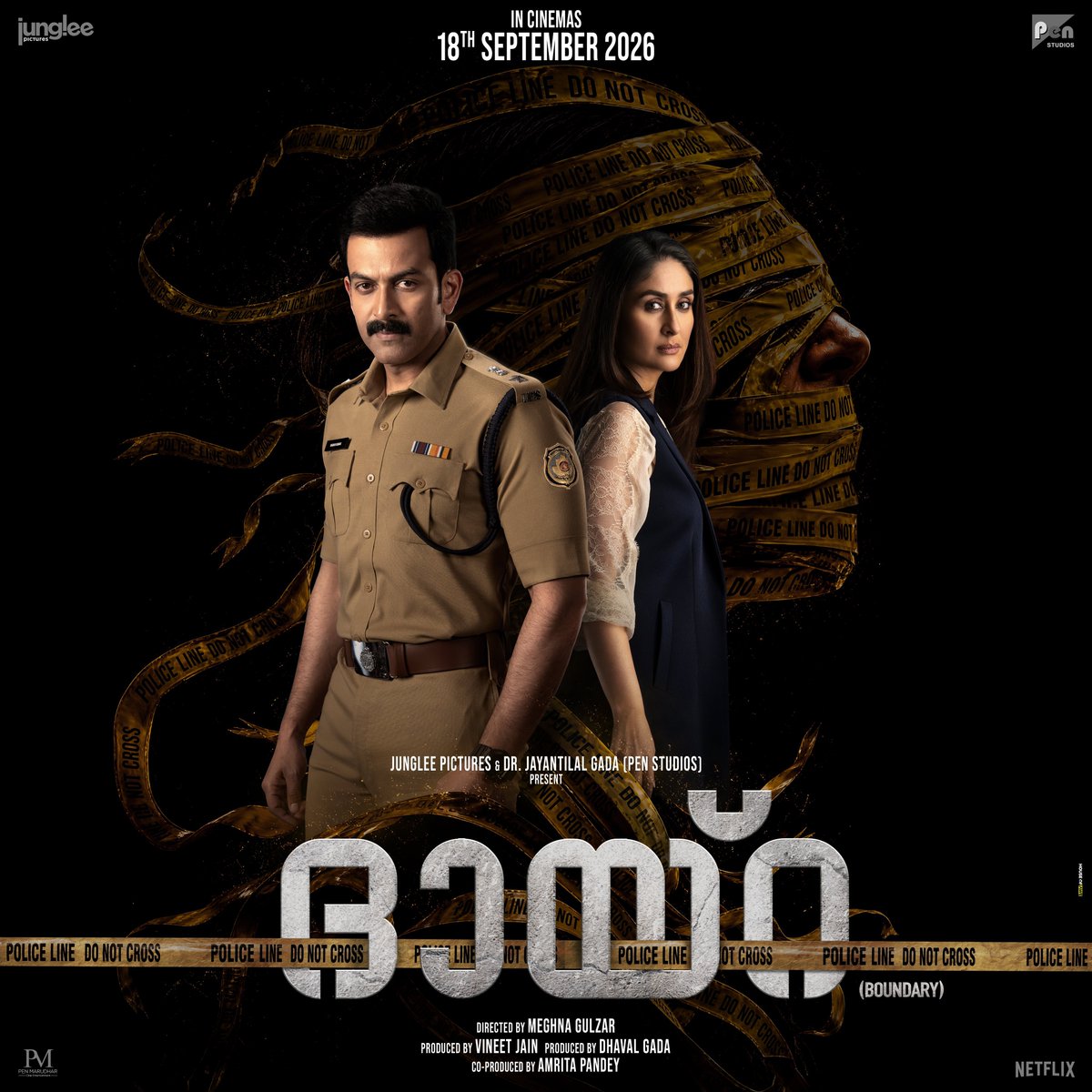 FILMISTAN5's tweet photo. New Poster of #Daayra
Trailer Releasing on 31st August
Releasing 18th September in Cinemas
Starring #KareenaKapoorKhan and #PrithvirajSukumaran
Directed by #MeghnaGulzar
#JungleePictures #PENStudios
#VineetJain #JayantilalGada
#AmritaPandey #DhavalGada
#DaayraTrailer https://t.co/zbtk4sbFKy