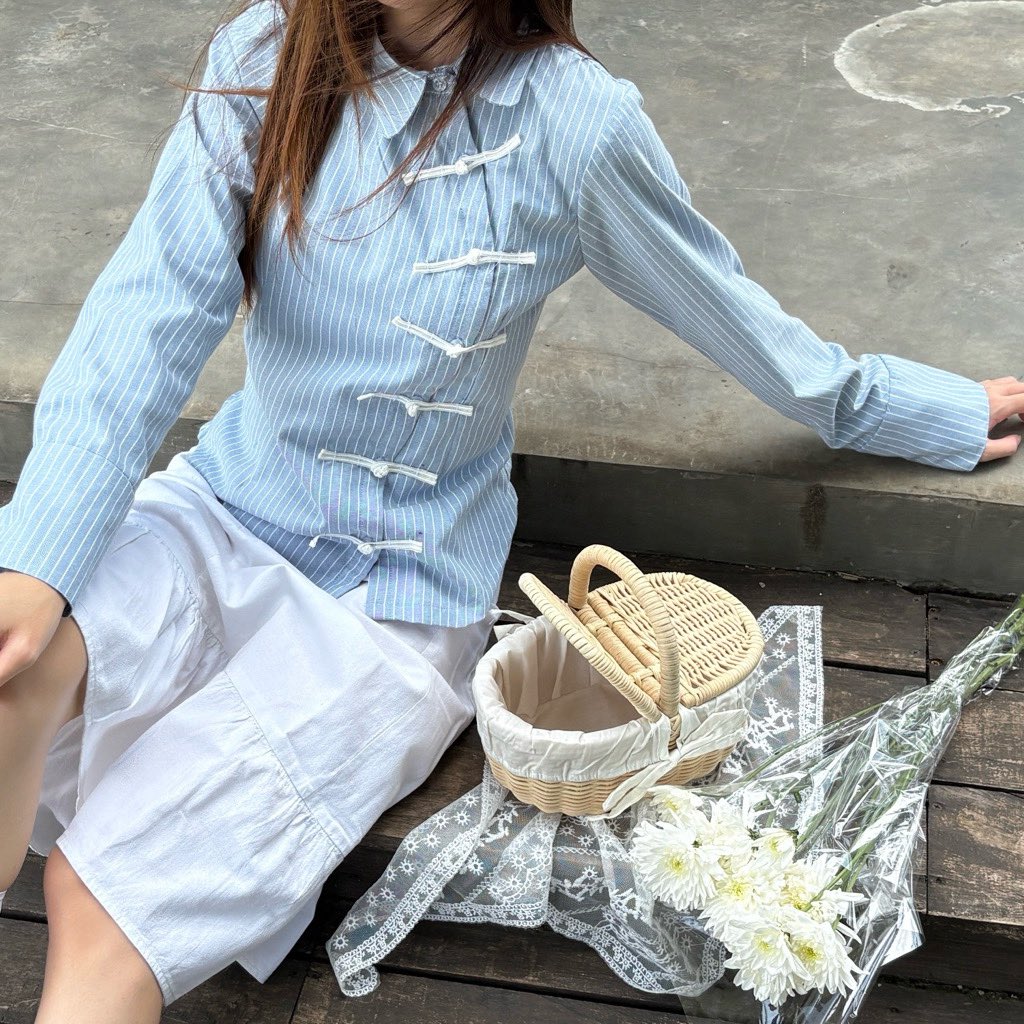 aoxrta's tweet photo. ADA LOCAL BRAND DR SUKOHARJO YG NGELUARIN BLOUSE TOP SEKECE INIII 💞😭 BIKIN NAMBAH-NAMBAHIN OUTFIT NGAMPUS &amp; OOTD GEMASSHSHSH AJAA DEYMMM🍒💗 https://t.co/ZxTSGg19kD
