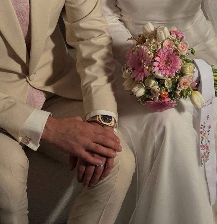 Hafsoosh's tweet photo. وآنِسنا بمَن يُحبُّنا ونحبُّه ياربّ ♡. https://t.co/FsbQaARH26