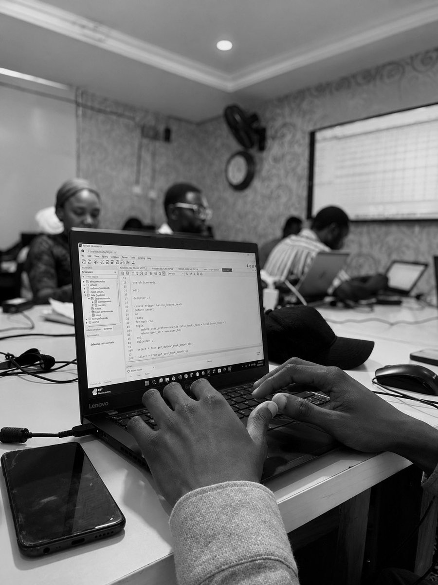 startechone's tweet photo. Class Gallery. https://t.co/tergriCU12