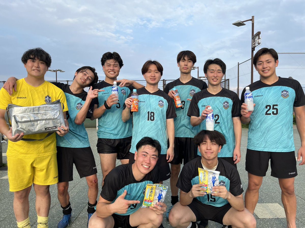 fcfy2023's tweet photo. 🛳️ご報告🩵

日曜日に行われました県リーグにて、Coccoグループ様より、ドリンク・タブレットの差し入れをいただきました🔥

温かいご支援、誠にありがとうございます‼️
5連勝に向けてチーム一丸となって頑張ります💪

#大和市
#FCフリゲート大和
#焼き鳥Cocco https://t.co/GhyuVMvVBD