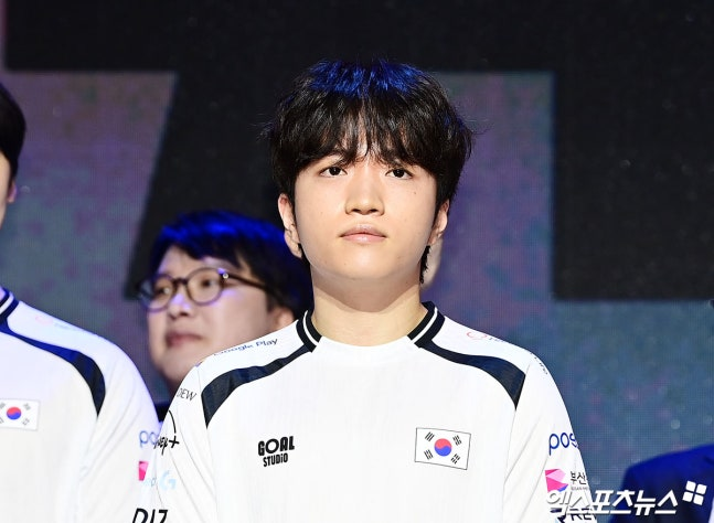 sicgom_esports's tweet photo. ˙케리아˙ 류민석, 다시 한번 태극마크 달고[포토] (출처 : 네이버 스포츠) https://t.co/OM0JqPCExO https://t.co/dHXC6PJ3wh