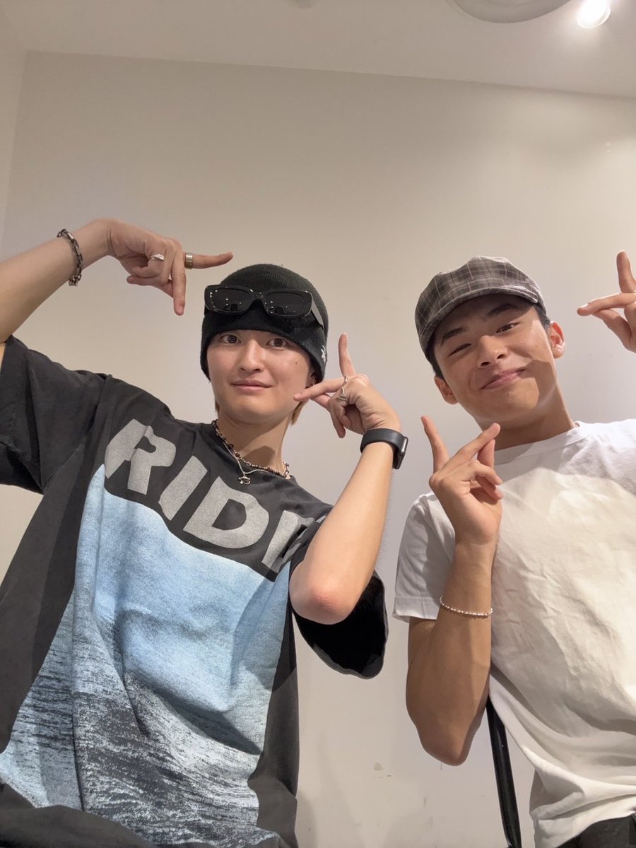 legit_cyber's tweet photo. ✏️#レジログ
FROM #KAI

こんにちは！！
先日のDleague お渡し会では
遠い所からもきていただきありがとうございました！🔥🔥

沢山みなさんとお話しできて嬉しかったです🤞

特にちびっ子たちからの近況報告や応援の言葉に心打たれました笑

またやりたいなあ🤣🤣

@kai_ganpei #cyberaentlegit
#dleague #dリーグ