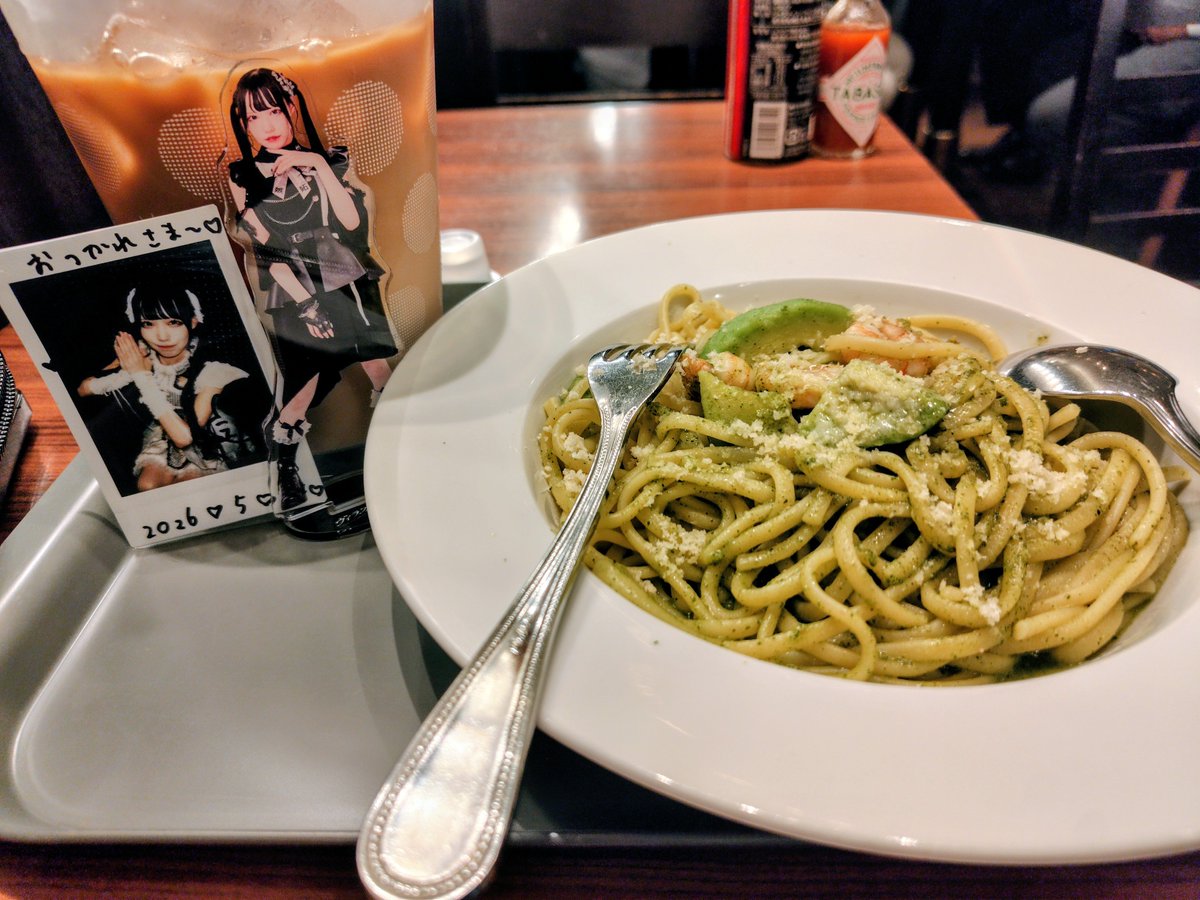 jun_ynwa1985's tweet photo. 番犬の餌シリーズPRONTOランチ編
#平野愛茉 
#えまろーる 
#海老とアボカドのバジルソース https://t.co/iPXSsw4thS