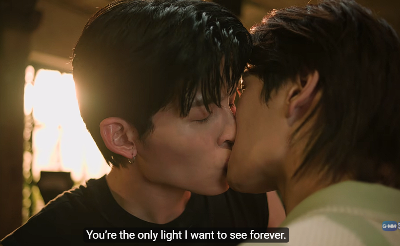 layoverrrrrr's tweet photo. "you're the only light i want to see forever" brb kms https://t.co/4M1gTduJWV