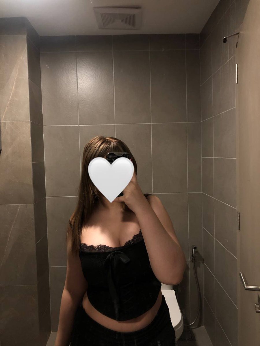 luvlleaaaa's tweet photo. anything dm me with tips 🖤 https://t.co/QsVjDSN4US