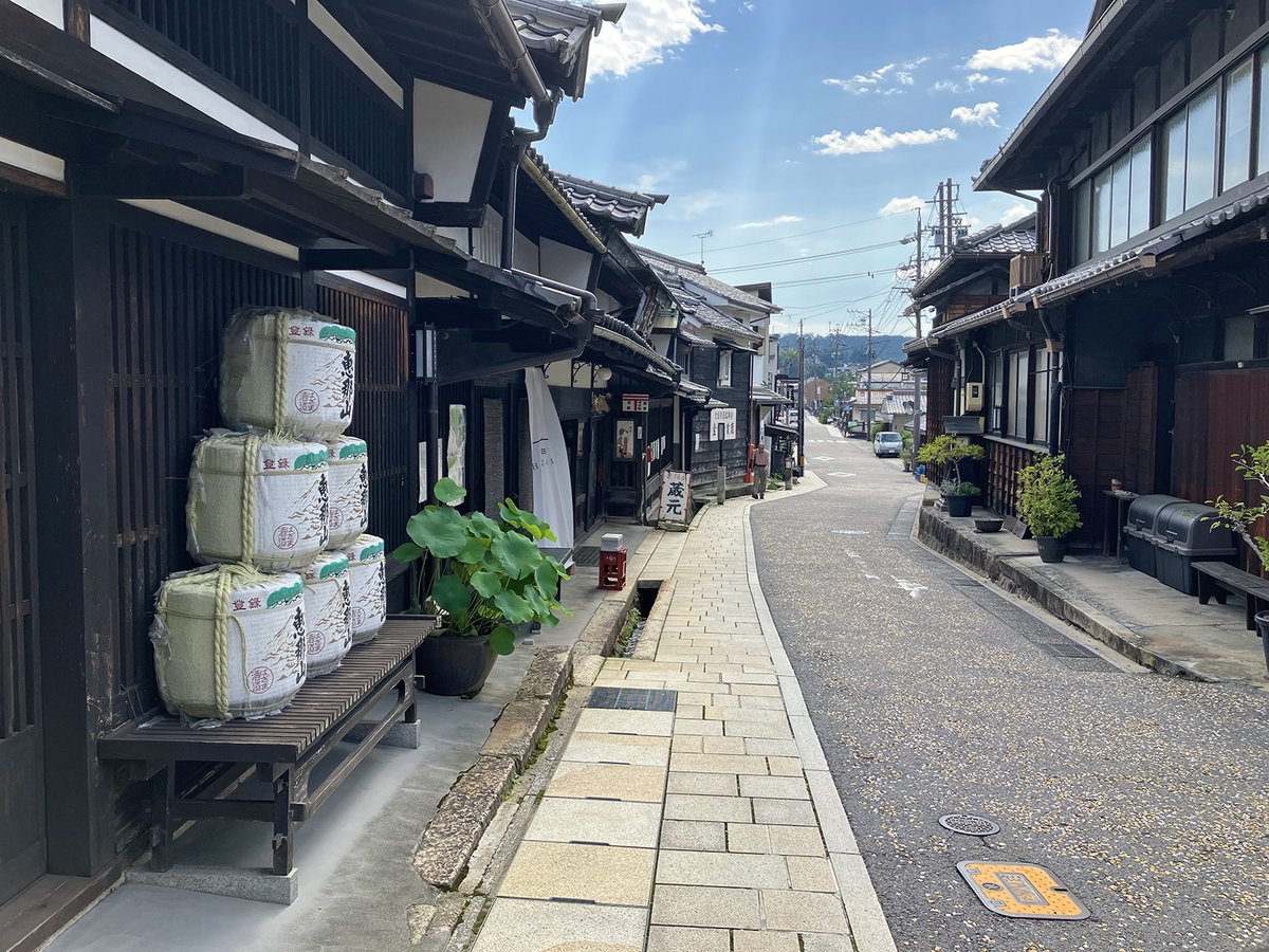 mogiso3's tweet photo. 郷土史の担い手不足や史料散逸の問題点だけでなく、若い世代が郷土史に親しむことの重要性や、そのメリットについても書かれています。
木曽郡だけでなく、中津川市とも協働してプロジェクトを実施し、史料を一元管理して、広域で俯瞰できたらという可能性についての話は、とても興味深かったです。 https://t.co/20p023Rpo2