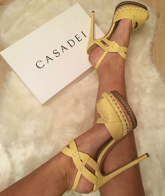 _littlethicket's tweet photo. casadei https://t.co/zA47boFxi9