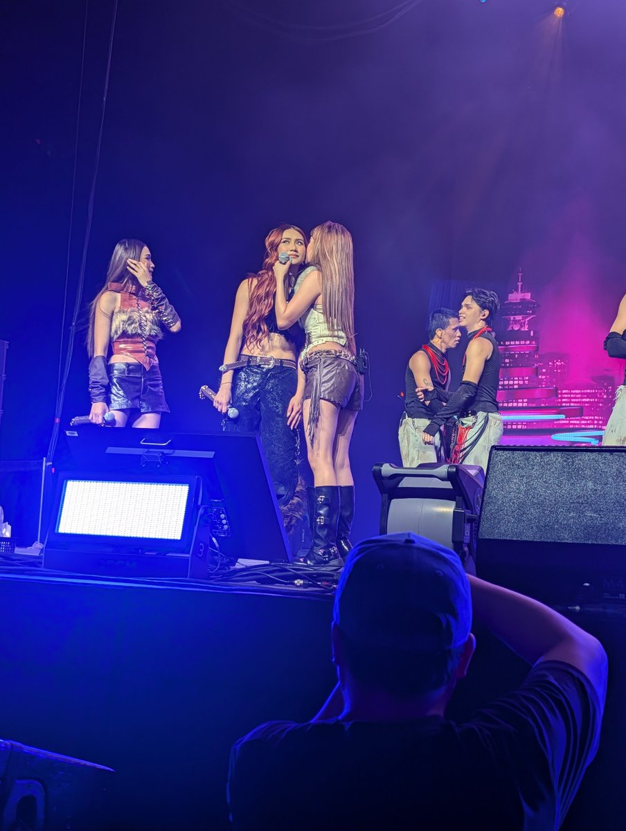 wheekhaiah's tweet photo. 😊

BINI SIGNALS INVADES WINNIPEG

#BINI_SIGNALS_WINNIPEG
#BINI_SIGNALS_WORLDTOUR_2026
#BINI https://t.co/f9TgCscgNg