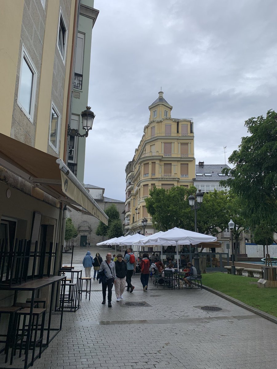 Heyitsmeerodney's tweet photo. Praza maior de Lugo 😎 https://t.co/2kv46ZdyJf