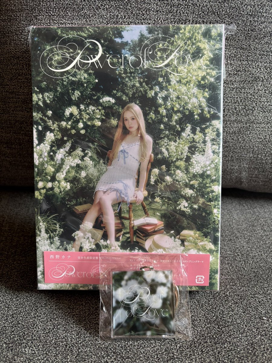 Dear_kanayann's tweet photo. ずっと体調崩して全然投稿できなかったー‥😭
ゲットしてきたー💿待ってたよー❣️
まだ完治はしてないけど‥聴いて元気になろ🥹♡♪

#西野カナ
#PowerofLove
@kanayanofficial https://t.co/tixxYt9DSW