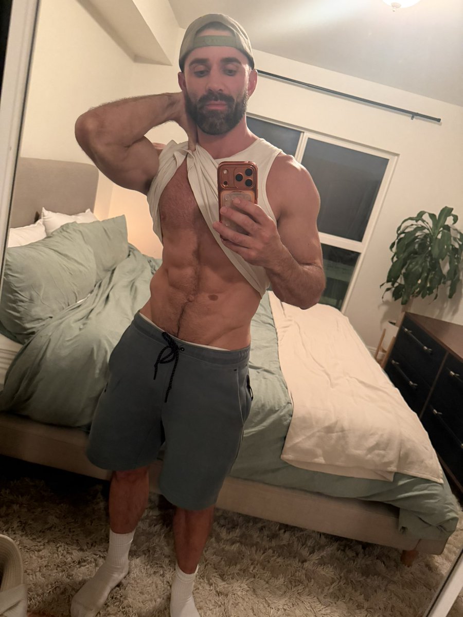 StackTroost's tweet photo. He said good fitness = 🔥 sex https://t.co/6a9QLOVvZK