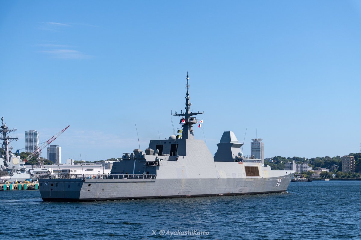 AyakashiKamo's tweet photo. シンガポール海軍のフリゲート
「ステッドファスト」が横須賀へ入港しました！⚓️

YOKOSUKA軍港めぐり14時便より撮影

#SingaporeNavy
🇸🇬【#ステッドファスト (RSS Steadfast, 70)】2026/08/25📸 https://t.co/W2xjyyumXo
