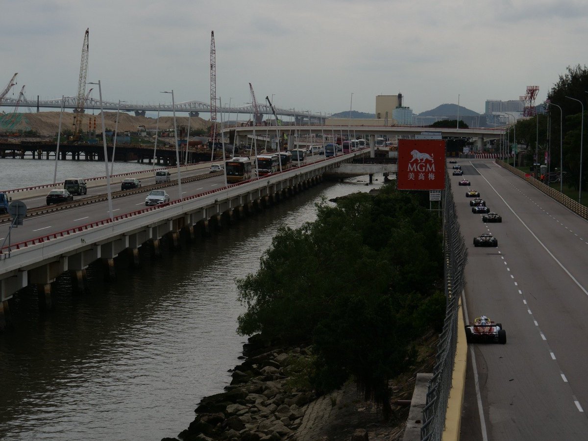 sportmotores's tweet photo. #MacauGP: As primeiras informações já conhecidas da edição de 2026

Fique a saber o que esperar das seis corridas de carros confirmados para a "Pérola do Oriente" em Novembro.

Leia mais: https://t.co/DYrkbQyfnp https://t.co/RU51O3ECYg