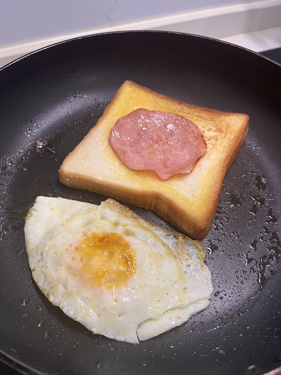 Tofekam's tweet photo. My super delicious breakfast was ready in just five minutes.😁 https://t.co/CPYumrJ5Ov