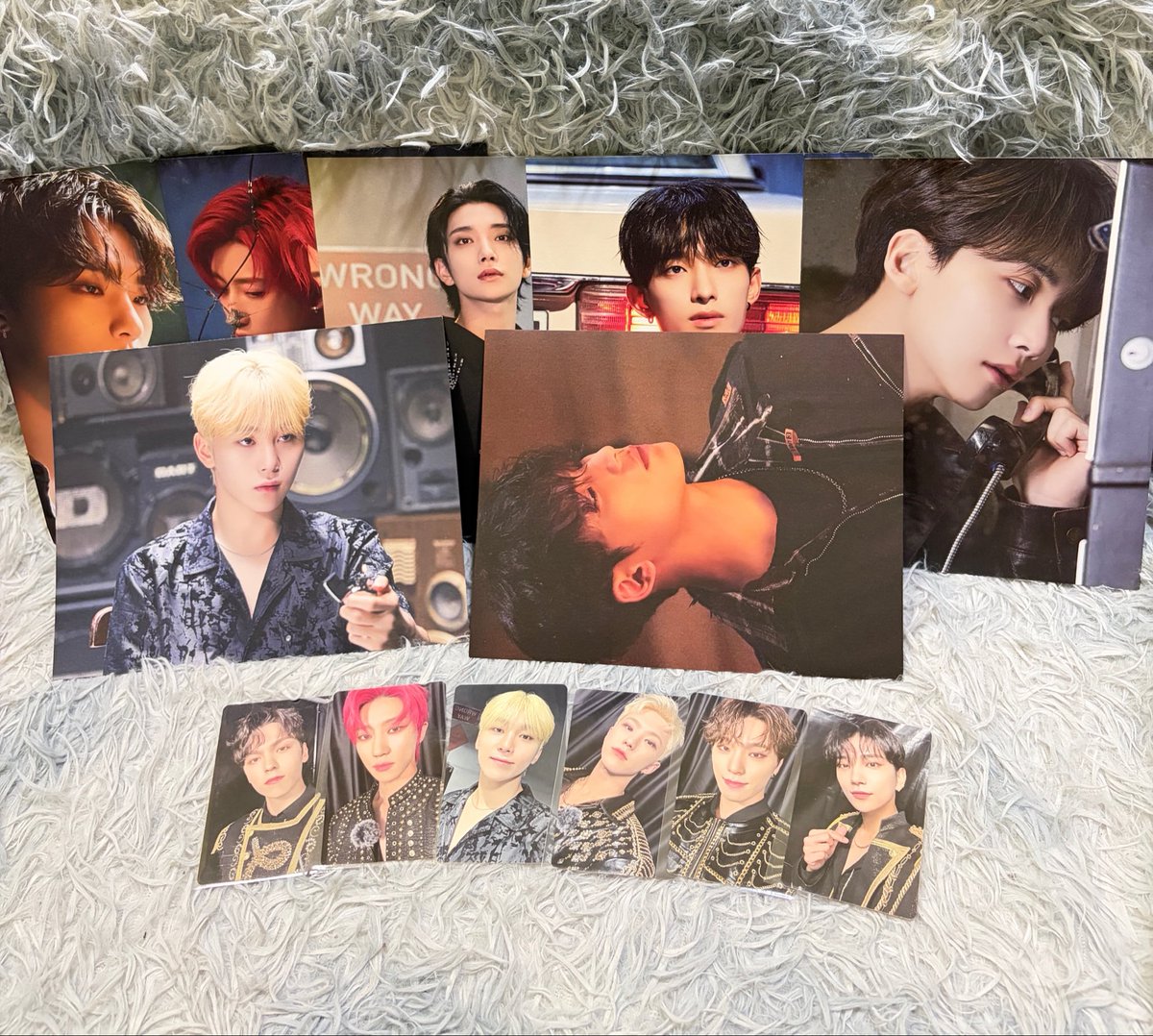 miniemanggae's tweet photo. wts fastt!

hi guys! can u guys help me clear all
these pcs 🥺 urgently need to clear it fast!

— can qyop yr budget!
— pc prefer who can tie w postcard/polaroid
— rm 2 each pola/set postcard

DM if wtb! last postage this week tauuu! comee ><
#pasarbts #pasarseventeen #pasarizna https://t.co/GuJCi31GRx