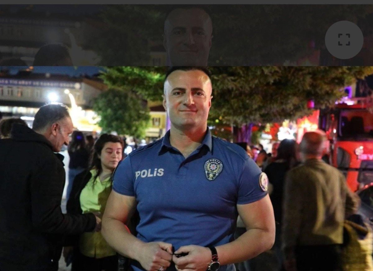 Asli3616's tweet photo. 2026 / 53 
Bir Polis memurunun intiharı

Çorum Alaca İlçe Emniyet Müdürlüğü kadrosunda görev yapan 35 yaşındaki polis memuru Yakup Nazlıoğlu’ndan haber alamayan meslektaşları ve yakınları durumu yetkililere bildirdi.
￼
Aşırı sıcaklar nedeni ile baygınlık geçirmiş olabilir, ihbarı üzerine ikamet ettiği adresine polis ve sağlık ekipleri sevk edildi. Eve giren sağlık ekiplerinin yaptığı kontrolde Nazlıoğlu’nun hayatını kaybettiği belirlendi.

Eşi ve çocuğunu Hatay depreminde kaybederek hayata yarım kalmış bir şekilde devam etmeye çalışıyordu. Ekonomik sıkıntılar nedeniyle çıkmaza girdiği iddia ediliyor. 2025 yılında bi araç satın almış, sanırım ondan sonra sorunları çoğaldı. 

Olayın ardından Cumhuriyet savcısı ve olay yeri inceleme ekipleri evde çalışma yaptı. Yakup Nazlıoğlu’nun cenazesi, "kesin ölüm nedeninin belirlenmesi amacıyla" otopsi yapılmak üzere Alaca Devlet Hastanesi morguna kaldırıldı.
Polis memurunun ölümüne ilişkin başlatılan çok yönlü soruşturma sürüyor.

Yozgat Sorgun nüfusuna kayıtlı, Dişli köyünden Ali Nazlıoğlunun oğlu Polis memuru'nun cenazesi kılınacak öğle namazından sonra dişli köyünde defin edilecektir. 

@EmniyetYozgat @CorumEmniyet 

#Polis #Emniyet