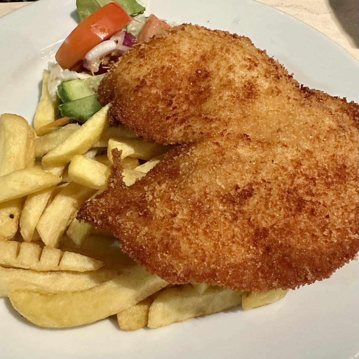 DanielPhil51234's tweet photo. Pub meal at Bulahdelah Bowling Club while camping at BIG4 Myall River. Winner, winner—I won $130 on Keno! https://t.co/IS1aNIhzHy