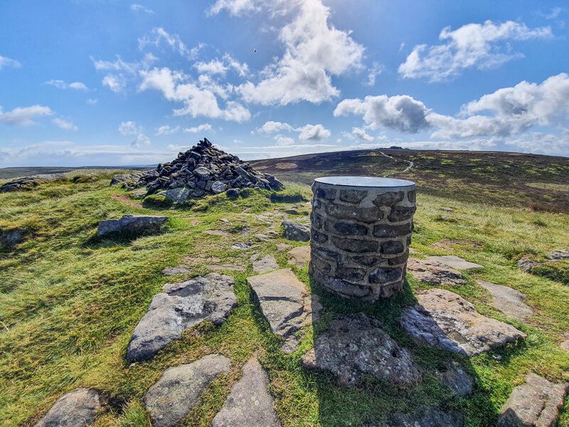 PeakDistrictWks's tweet photo. Fancy giving the one of the best Peak District long distance walks a go? The 9 Edges Walk runs from Derwent Edge to Birchen Edge and is a fantastic 23-mile challenge. Go get your walking boots and lace up for a long one! https://t.co/KGAe6MvyH0 #Challenge #LongDistanceHiking https://t.co/6tdKoXRoca
