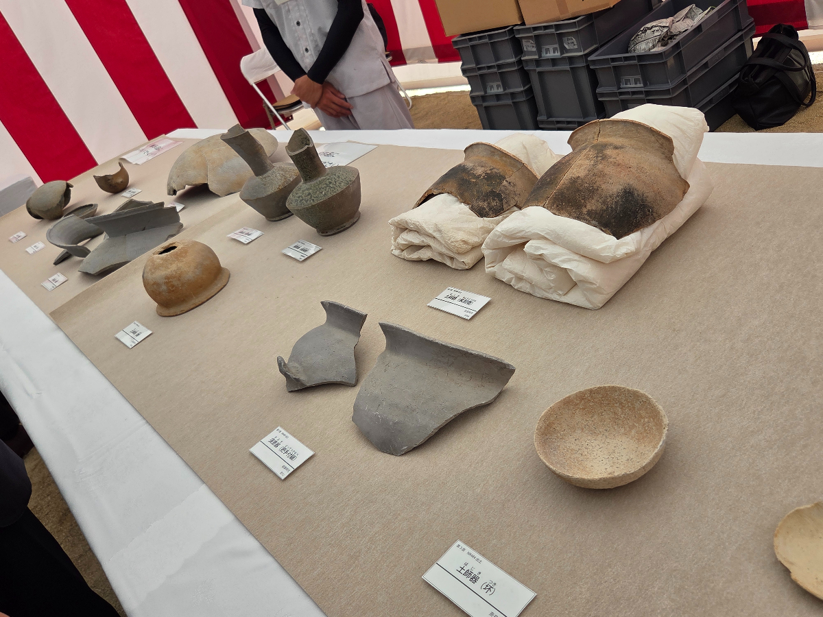 kitagawa_y's tweet photo. この場所では古代の遺跡が発見され、そのため工事が中断されていましたが、発掘調査は来年6月まで続くこととなり、ようやく前に進みます。
新しい街の施設ができることにプラスして、西宮は歴史的にも大きな価値のある街であることを改めて確認いたしました。

＃北川やすとし https://t.co/yNg1W6Gr23