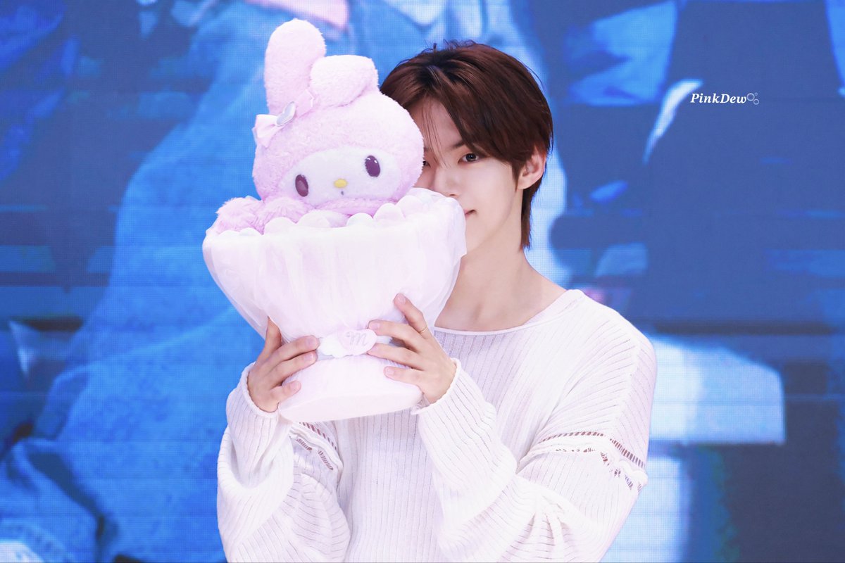 dew_inmy_i's tweet photo. 260825

🥰

#TWS #투어스
#도훈 #DOHOON https://t.co/UEd3Qs5rtr