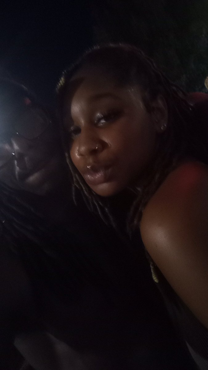 OmnipotentWin's tweet photo. #ebony #brownskingirl $ https://t.co/J5avmPTMeJ
