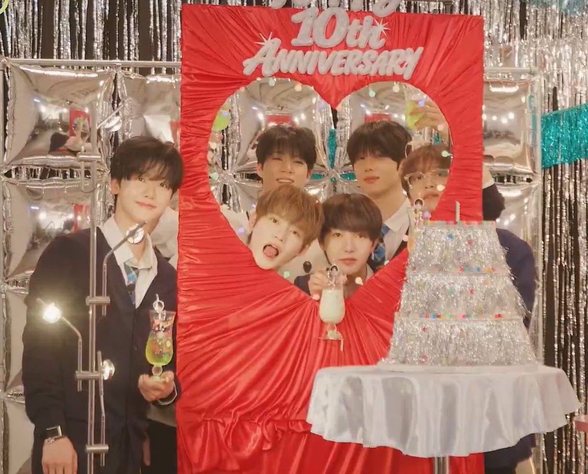fxr_zhxng's tweet photo. #시즈니트친소 #드프트친소

야채튀김이들을 사랑하고, 그 중에서도 왕머리되지감자요정을 무척무척 아끼는 지천otp 천른러입니다,, 저랑 같이 드얘 해요 ♡♡

!! Only 드림 !! https://t.co/1Mqq6EZg7I