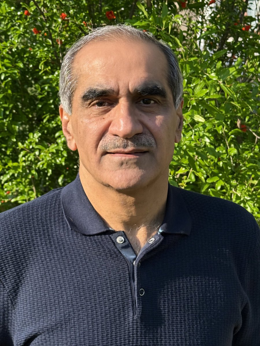 KhSaad_Rafique's tweet photo. کافی دیر ھو چُکی  ھے ۔۔۔

اس سے پہلے بہت دیر ھو جاۓ ، حکومت اور اپوزیشن  کے درمیان جامع ، کثیر الجہتی اور بامعنی مذاکرات ضرورت بن چُکے ھیں ، طاقتور اسٹیبلشمنٹ  کو اسکا حصہ ھونا چاھئیے 

میثاق  ِ پاکستان  تشکیل دیا جاۓ ۔

پاکستان کی سلامتی  ، وحدت اور ترقی کیلئے سب کو آپس میں بات کرنا ھو گی ۔۔ قومی ایجنڈا تشکیل دیا جاۓ !

آئین کی حکمرانی اور اس سے کھلواڑ کا مستقل تدارک ، ، شفافیت اور عدل کا قیام ، معیشت کی بحالی ، دھشت گردی کا مشترکہ مقابلہ ، آزاد الیکشن کمشن ، ھر دباؤ سے آزاد شفاف انتخابات کی ضمانت ، عوام کی نمائیندہ پارلیمنٹ کا وجود ، سیاسی انتقام کا خاتمہ ، کرپشن فری سوسائٹی، گُڈ گورننس ، انرجی اور آبی وسائل میں خود کفالت ، وسائل کی منصفانہ تقسیم ، مضبوط لوکل گورنمنٹ سسٹم ، ذمہ دار با اختیار عدلیہ  پر مستقبل کا روڈ میپ طے کیا جاۓ 

ریاستی یا گروھی  طاقت کا بے محابا استعمال بہت جلد لائن کراس کر کے اسے جبر اور استحصال میں تبدیل کر دیتا ھے اور
 بلا آخر ایسا کرنیوالے اپنی سمت میں بڑھتے ھوۓ منزل کھو دیتے ھیں 

ھم اپنی اپنی جگہ کىئ بار منزل کھو چکے ھیں ، اس تباھی میں اب نے اپنی حیثیت کیمطابق حصہ ڈالا ، یہ عمل ِ بد جاری و ساری ھے ، اور ملک کو اندر سے کمزور کر رھا ھے 

ملک کی خاطر جاگ جائیں  ، حقائق کا ادارک کریں ، آگے بڑھیں ، ایک دوسرے کو برداشت کریں ، بات کریں ، co exist کرنا سیکھ لیں ،نت نئے تجربات کر کے دیکھ لئے بات نہیں بنی ، اب آئین پر اسکی روح کے مطابق عمل کر کے دیکھیں ، 
ان شا اللّٰہ بات بھی بنے گی ، راستہ بھی نکلے گا ۔۔۔
