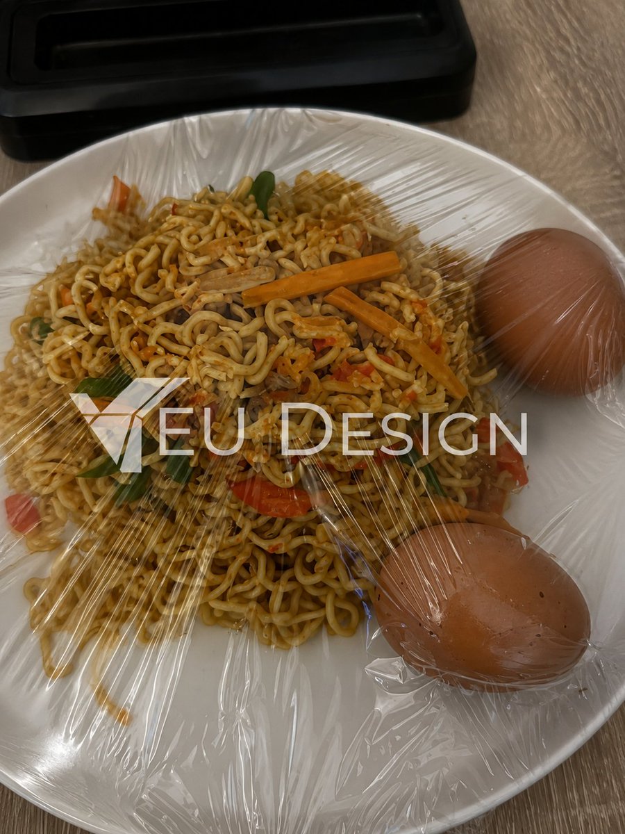 slickback052's tweet photo. Portharcourt people say make I peel my egg myself 😭😭😭 https://t.co/zjMEUFCg5m