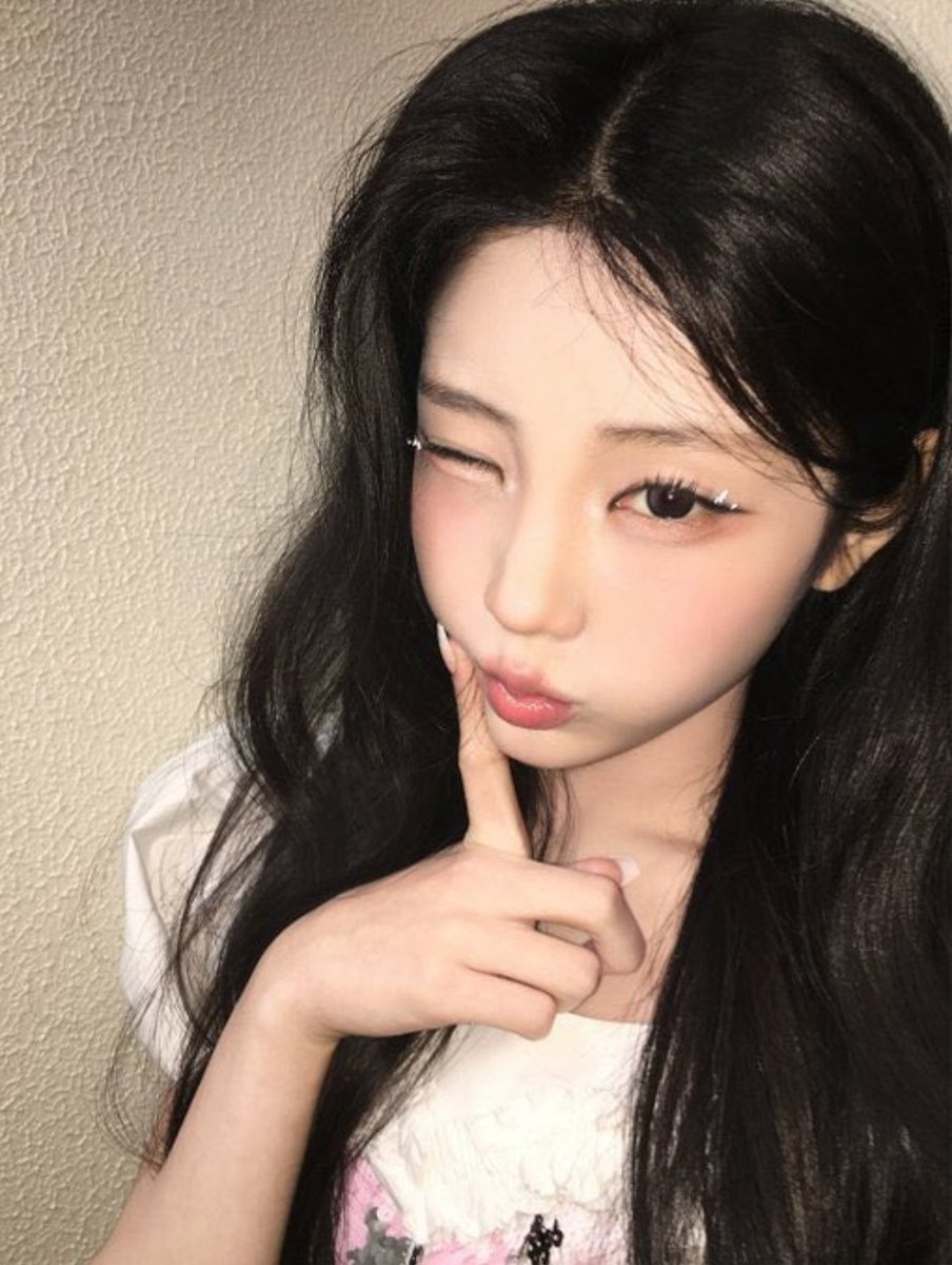corlitholic's tweet photo. #WONHEE #원희 #ウォンヒ #李沅禧 https://t.co/ZDnSlajDdr