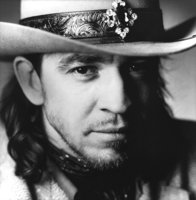 TheExtremeMusi1's tweet photo. 36 years ago today, Stevie Ray Vaughan met a tragic end in a helicopter crash at the age of 35. https://t.co/it1g6FEWq6