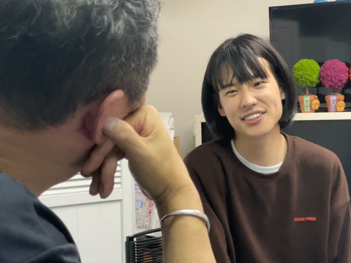 CRcrownland's tweet photo. #モナキ　×  #ひろみちゅ 

「ほんまやで☆なんでやねん☆しらんけど」
Music Video 1000万回再生記念！

YouTube オーディオコメンタリー（副音声）を公開！！

https://t.co/TlQXJNPY8K

今は、じん！

明後日からはケンケン！

期間限定ですって🖐️ https://t.co/aSkacLe30a