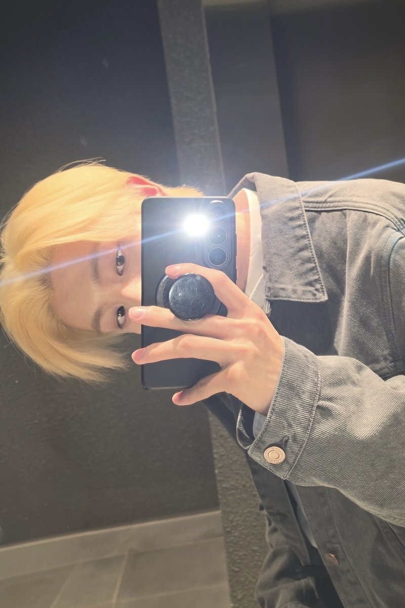 IKEUpdate's tweet photo. The mcountdown photocards are selfies taken directly on the day with the stage outfits so get ready for the very first blond Jake photocard! https://t.co/OcOLnD8jMe