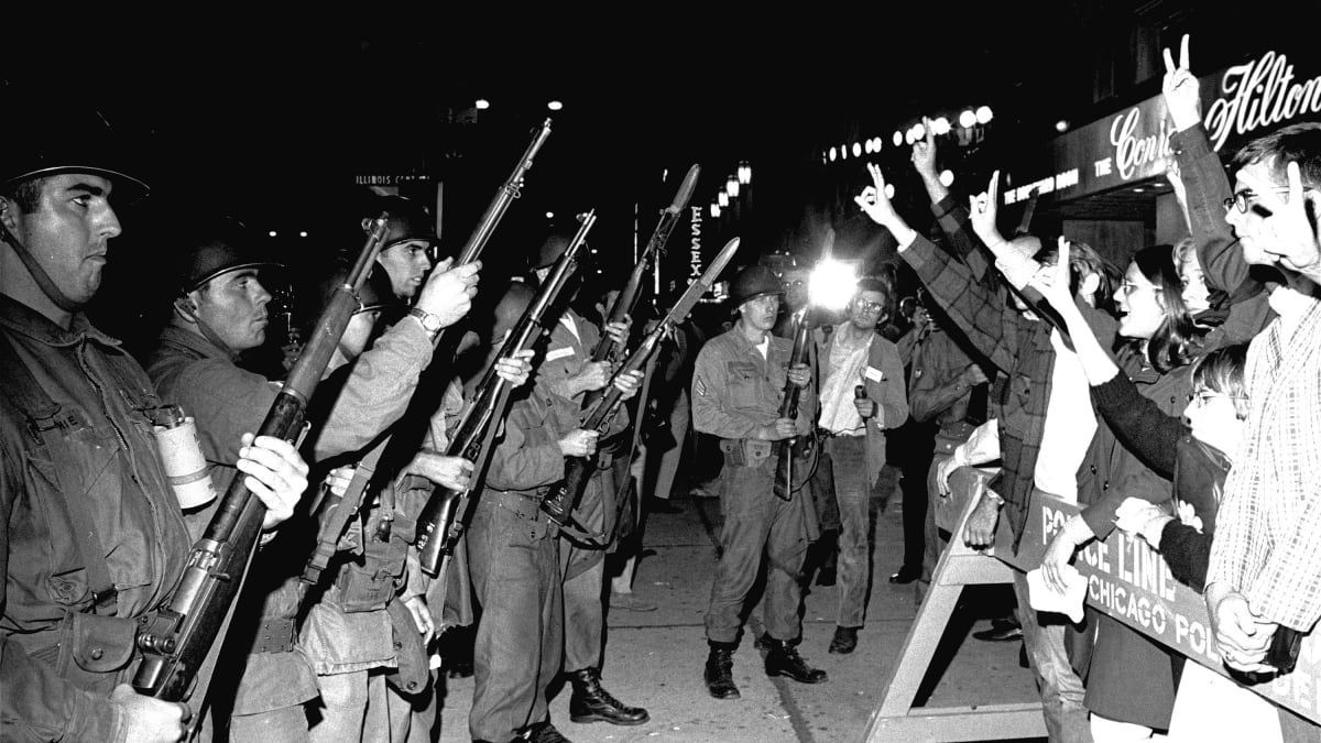 assemblea_int's tweet photo. ⬛️⬜️#OnThisDay in 1968, thousands took to the streets in Chicago to protest the Vietnam War. They were met with indiscriminate police violence, something Catalan #proindy activists are all too familiar with.

Protest should never be a crime, not in the US nor anywhere else. https://t.co/IW5mvHoW7P
