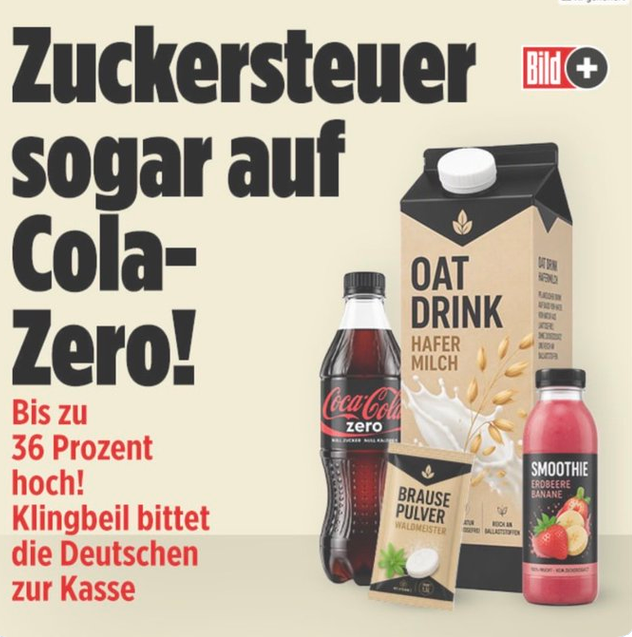 DerGanesha's tweet photo. Das sind solche elenden Blutsauger

Apfelsaft
1,50 € dann 1,95 € also 45 Cent Aufschlag

Coca-Cola Zero
1,12 €, dann 1, 43 also 31 Cent Aufschlag

Coca-Cola
1,23 € dann 1,68 € also auch 45 Cent

Das ist doch einfach Diebstahl oder?