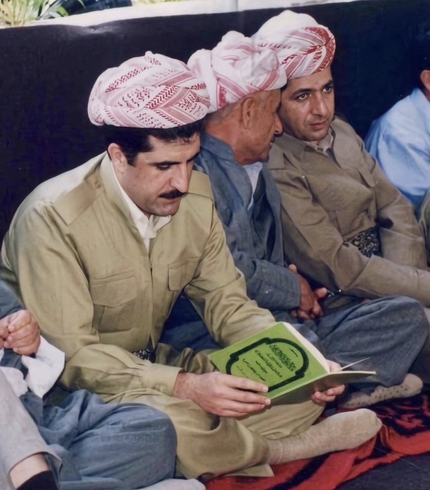 AreenTeam's tweet photo. بەرز و پیرۆز بێت یادی لە دایك بونی پێشەوامان پێغەمبەر (محمد ﷺ ).

ئەرشیفی وێنەكە سالی 1997 خوێ��دنەوەی مەولود لە بارزان لەلایەن جەنابی سەرۆكی هەرێم @IKRPresident وە بەژداری برا گەورەمان.@masrourbarzani https://t.co/hA4TNQbI9N