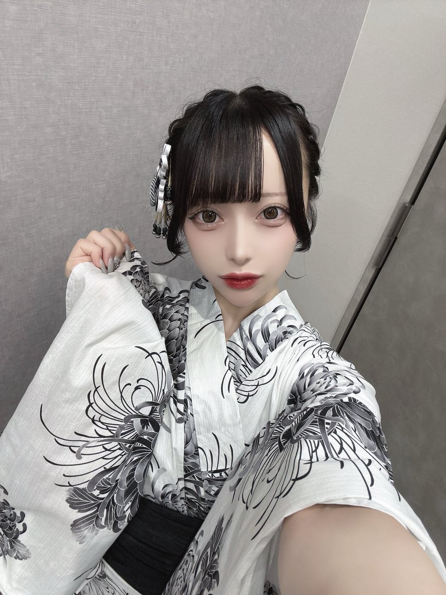 Ayan_TENRIN's tweet photo. 🤍🖤🩶 https://t.co/NCks0Ajm8E
