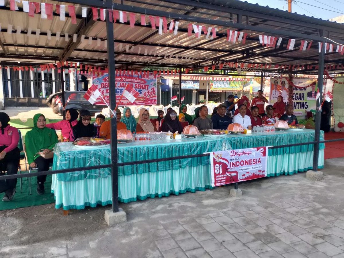 DimSoppeng's tweet photo. Danramil 1423-02/Marioriawa, Letda Hertasning menghadiri kegiatan gerak jalan sehat dan Germas dalam rangka memeriahkan HUT ke-81 Kemerdekaan RI tahun 2026 dengan tema " Indonesia Berdaulat, Adil dan Makmur", bertempat di Puskesmas Batu-Batu, Kec. Marioriawa, Kab. Soppeng. https://t.co/oL9e6knQcd