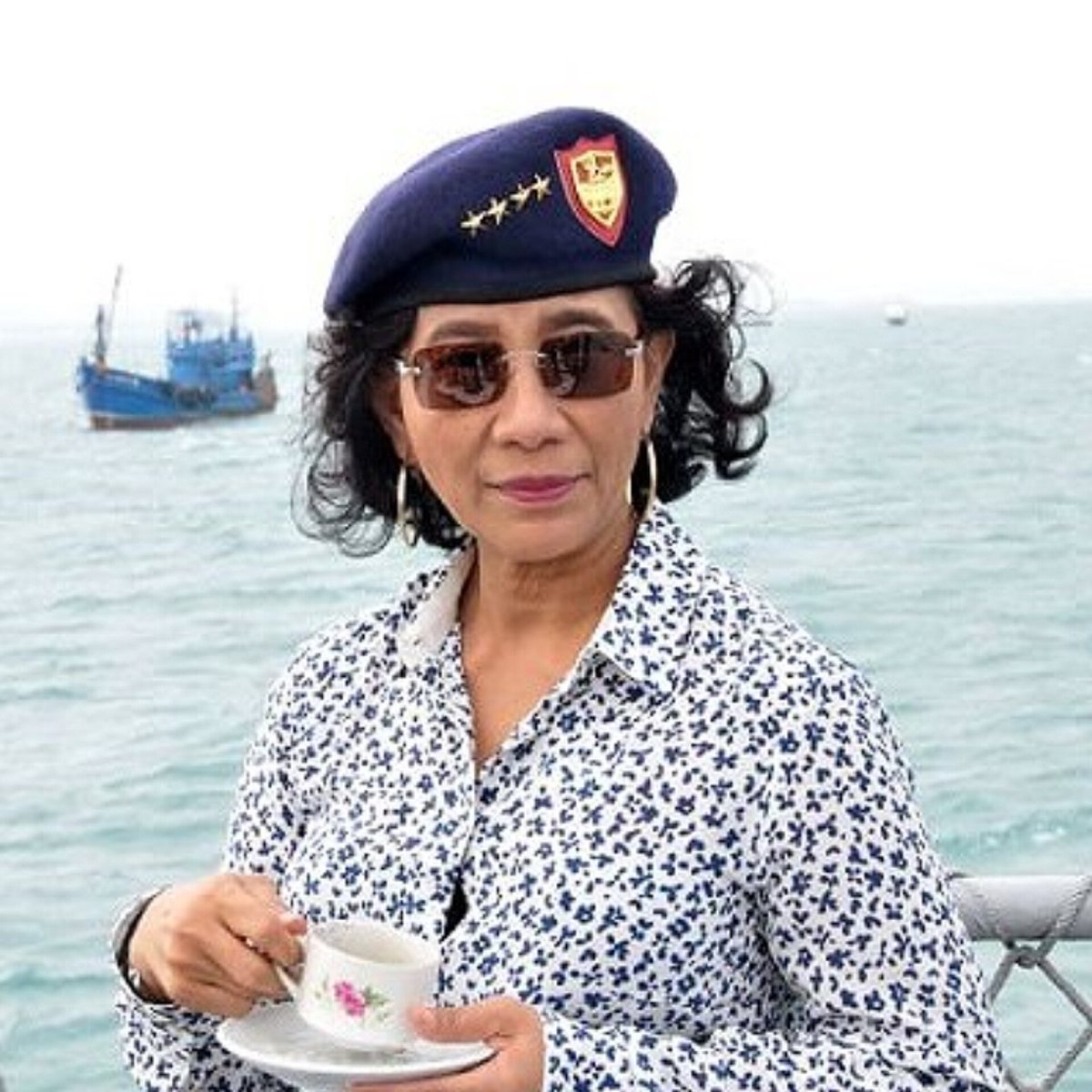 iPopBase's tweet photo. Susi Pudjiastuti rejects the El Niño narrative surrounding Kalimantan wildfires:

“Stop narasi Kahutla di Kalimantan karena El Nino !!!” https://t.co/r2A15Ks8qY