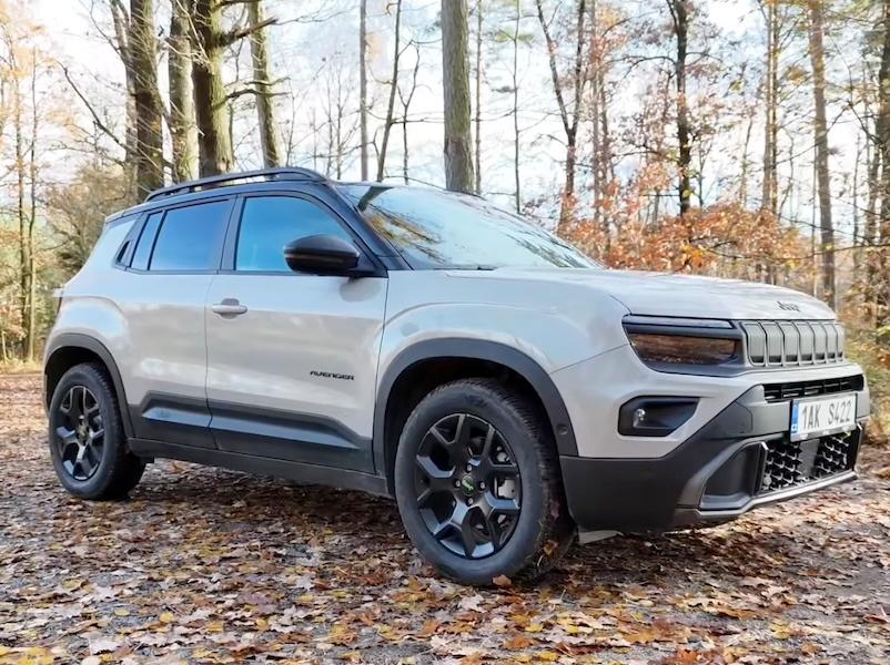 Autotvsk's tweet photo. Jeep Willys je často označovaný za legendu a pre mnohých automobilových nadšencov predstavuje vysnívané auto. V tejto recenzii sa testuje verzia s pohonom všetkých kolies – Jeep Avenger 4xE, ktorá.... https://t.co/SHDtqKkovK #jeep #auta #testy #slovensko #testyaut #carreview https://t.co/bq3yg7GKTU