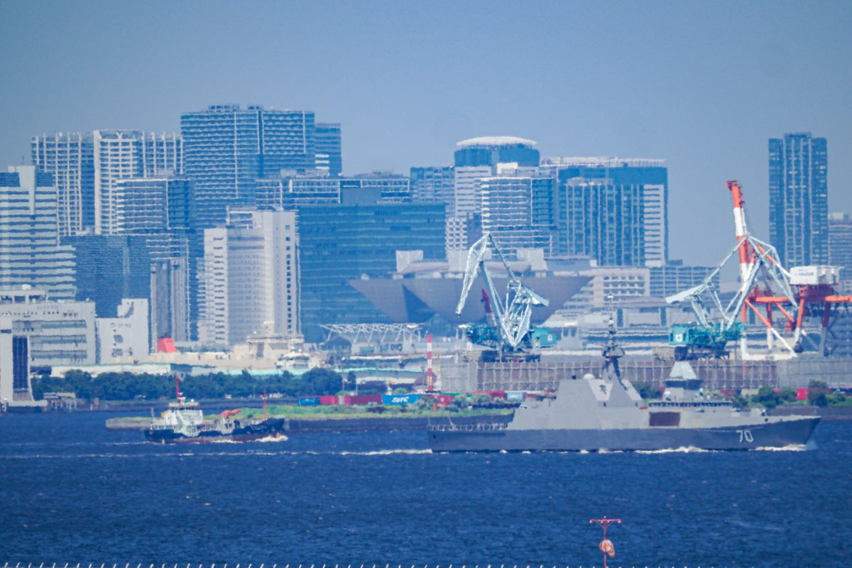 LtdAsakaze_pic's tweet photo. 最後の最後に東京らしい景色を行くステッドファストが撮れて満足！
羽田から見送った人、他にいたのかな...？🤔
#rsssteadfast
#navyattokyo https://t.co/0sNtpLQEuf